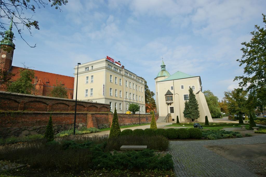 Hotel Zamkowy スウプスク エクステリア 写真